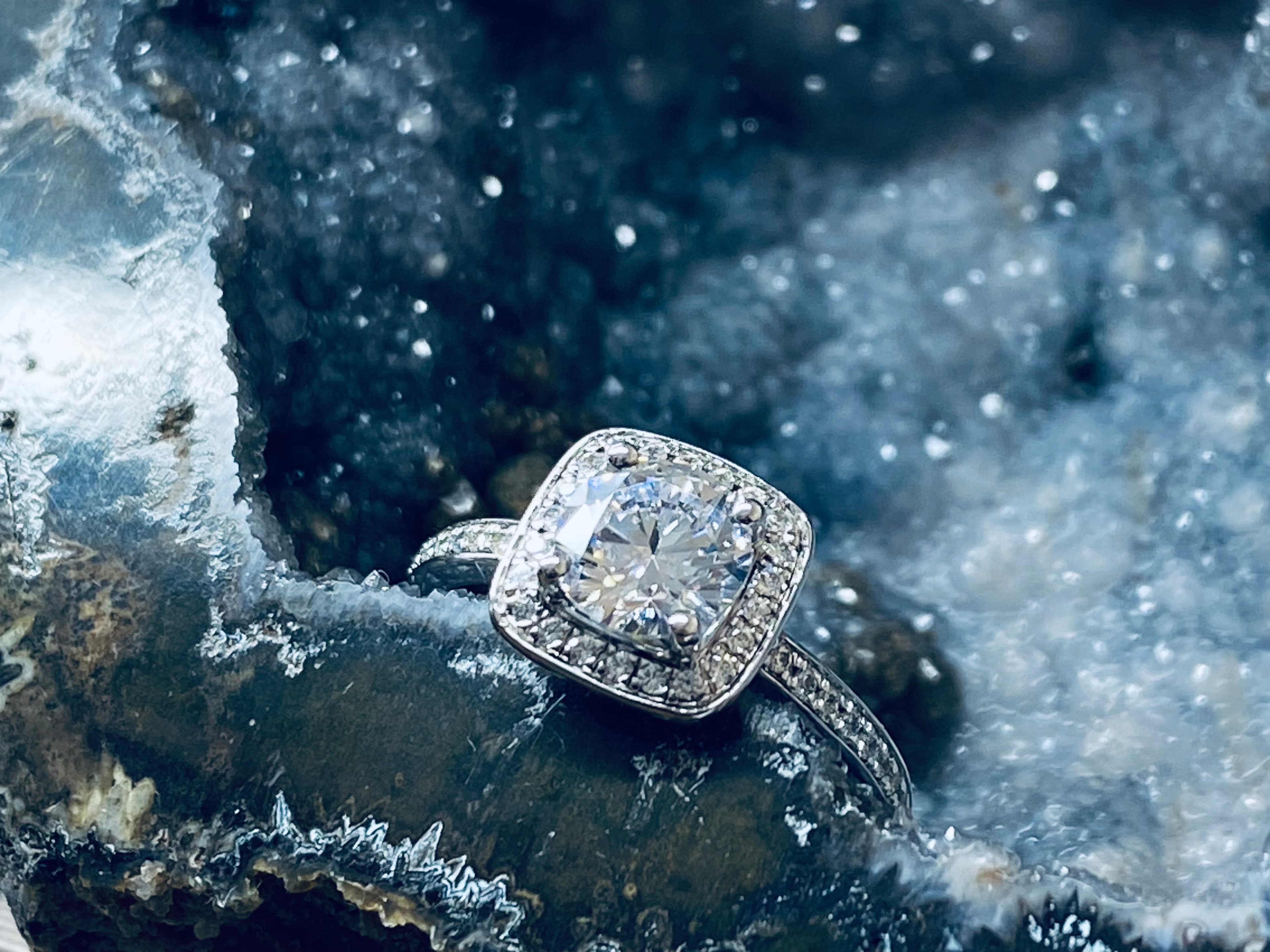 Moderner Wellenring – Lemarriage Collection