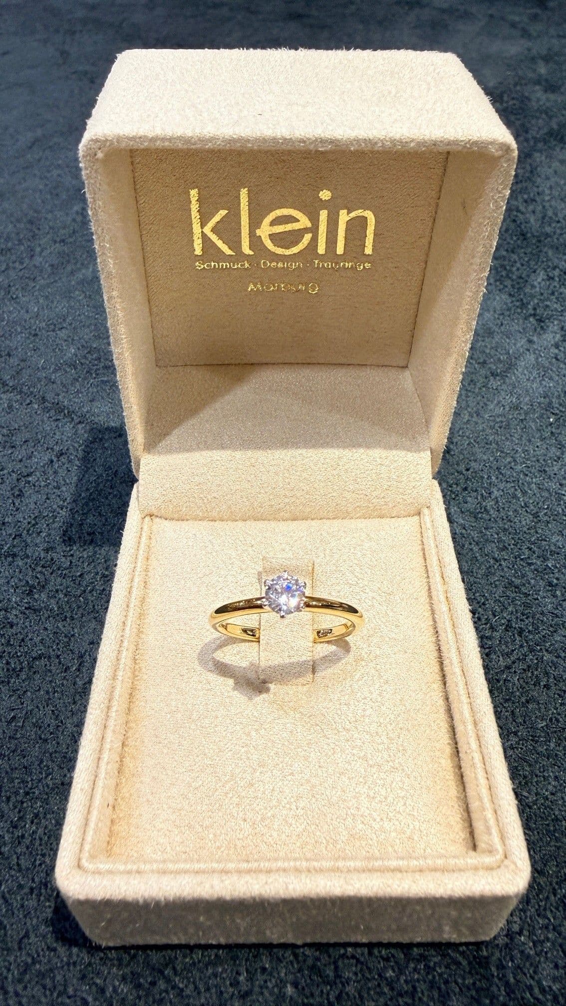 Klassischer Verlobungsring von Juwelier Klein