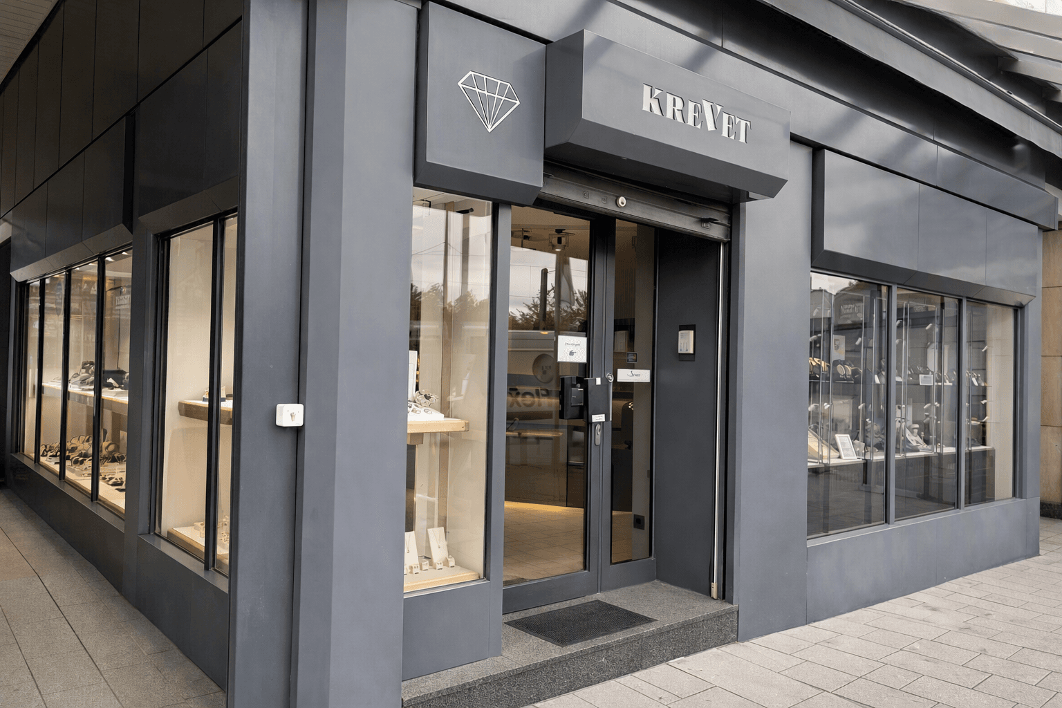Juwelier Krevet – Düsseldorf – Außen Krevet.png