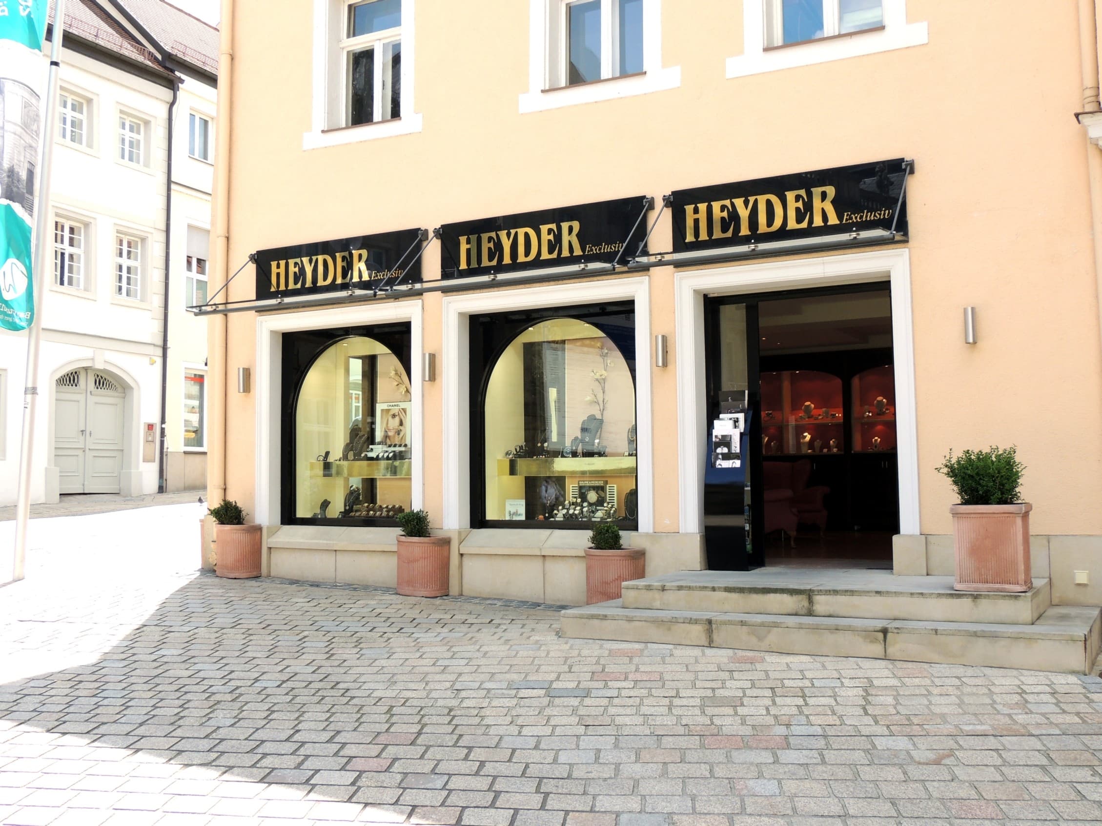 Juwelier Heyder-Exclusive Außenansicht bei Geschäft
