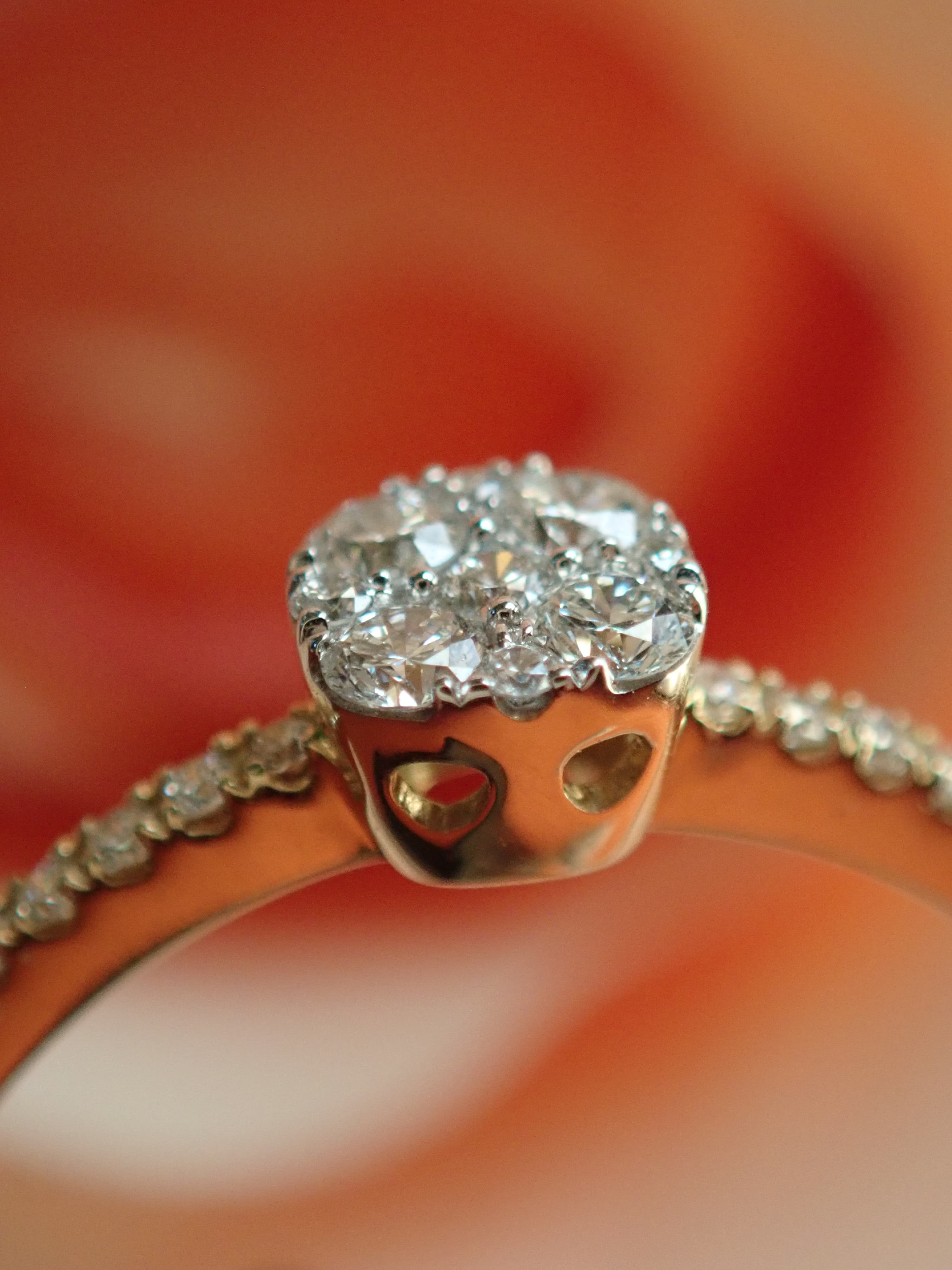 Eleganter Gelbgoldring mit rundem Brillant