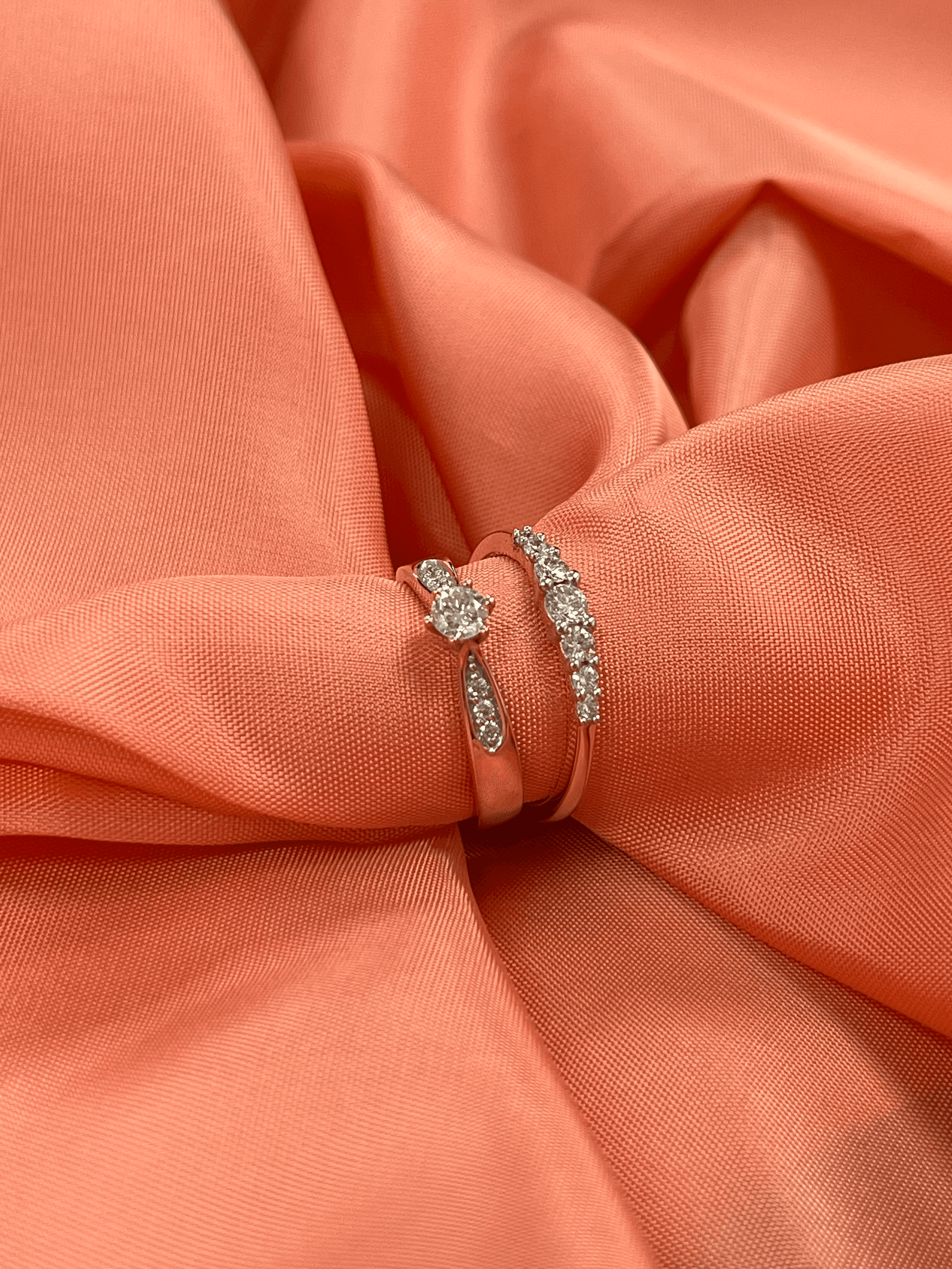 Weißgoldring mit funkelnder Brillantenreihe