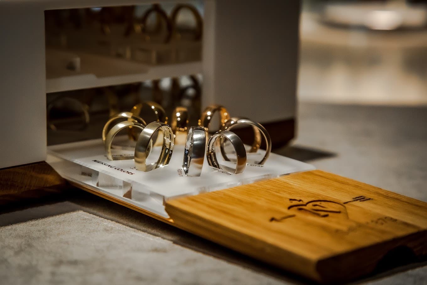 Juwelier Etter & Denzel - Konstanz – Verlobungsringe Konstanz - Exklusives Ambiente am Bodensee – Ringe-Etter.jpg